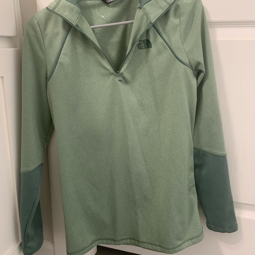 Green North Face Three Quarter Zip! Womens Size Medium! Great condition!